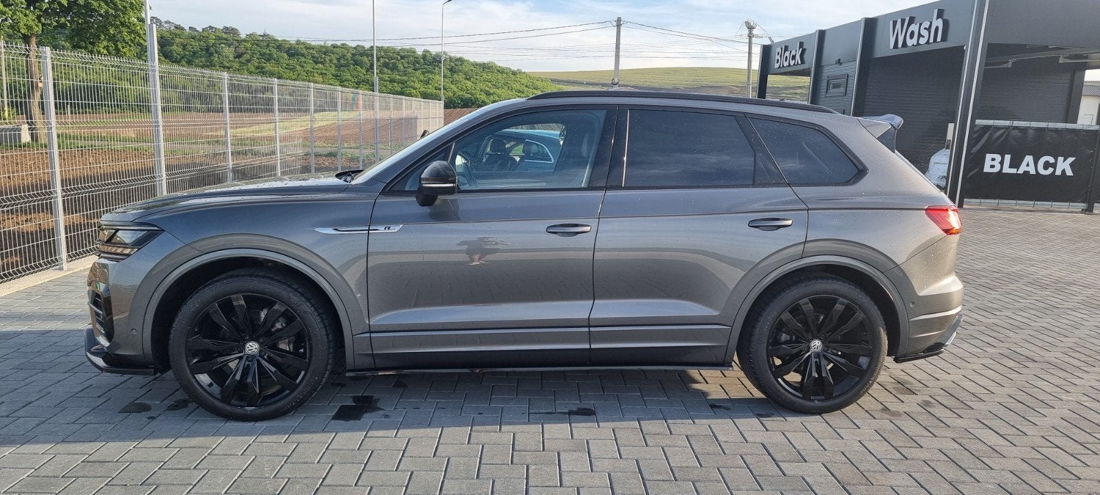 Volkswagen touareg *Maxton-design *, Autos, Cuir, Argent ou Gris, Achat, Euro 6