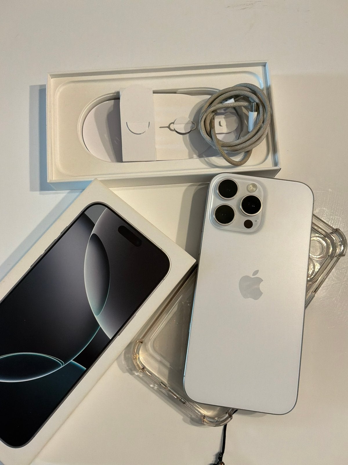 iPhone 16 Pro Max, Telecommunicatie, 89 %, Wit, IPhone 16, Zo goed als nieuw