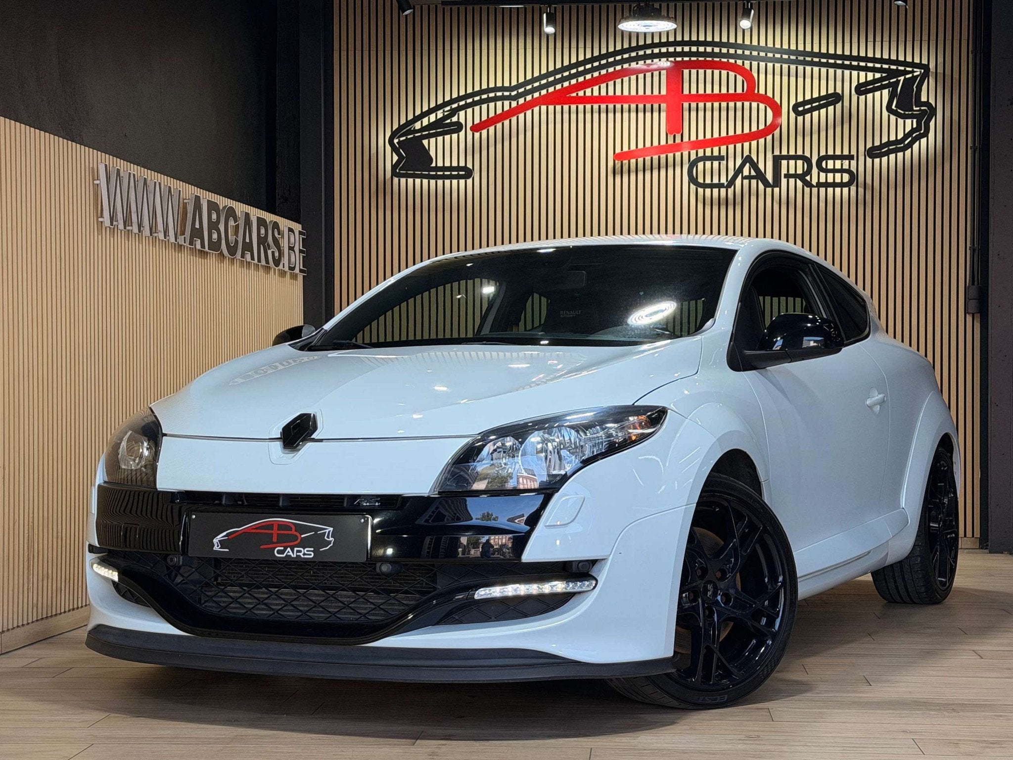 Renault Mégane 2.0 Turbo * RS * GARANTIE 12 MOIS * SIEGE RE, Auto's, 1800 kg, Gebruikt, Zwart, 4 cilinders