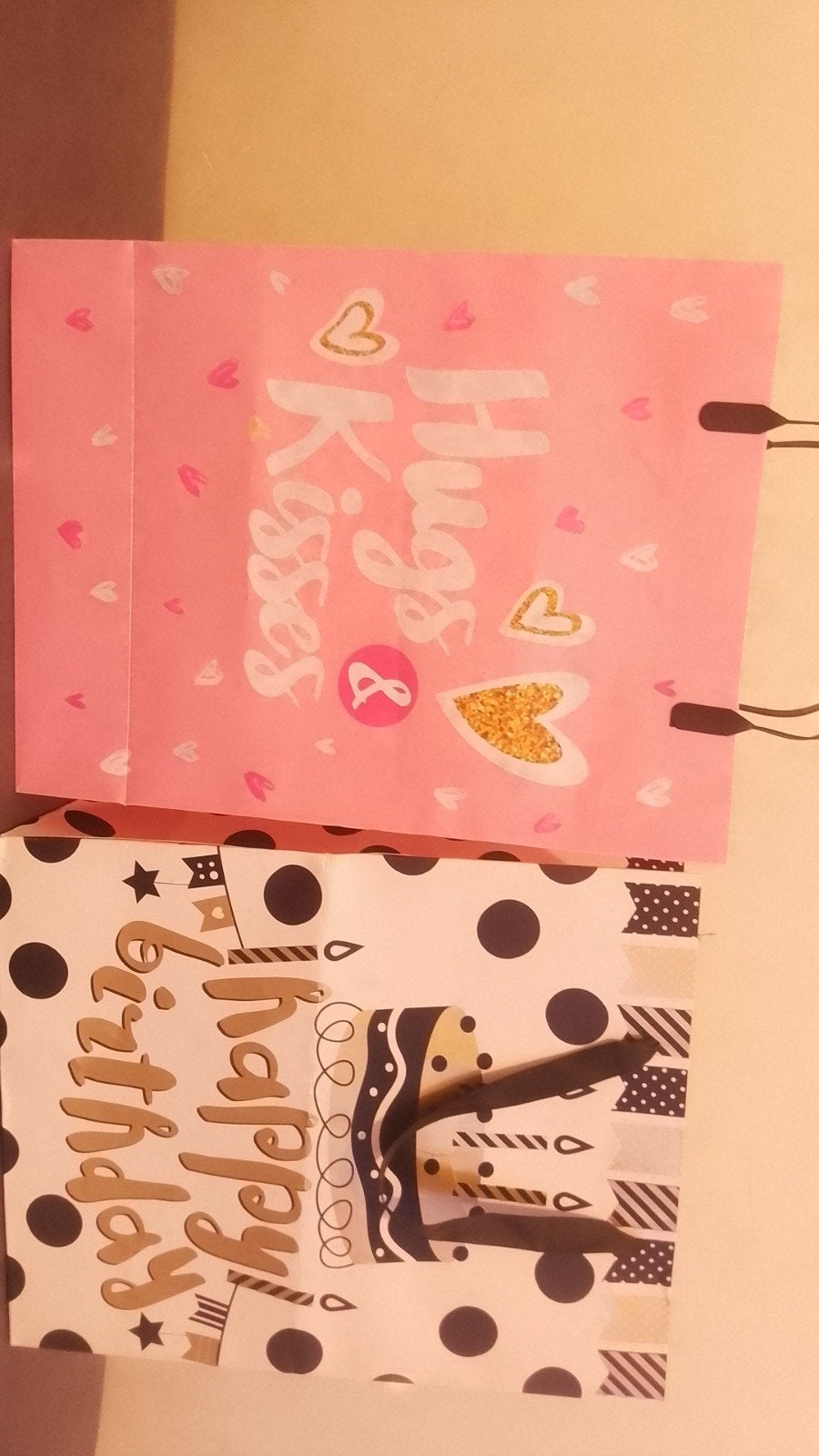 2 leuke verjaardag cadeauzakken – verjaardagstassen, Hobby & Loisirs créatifs, Enlèvement, Comme neuf, Papier ou Carton, Autres marques