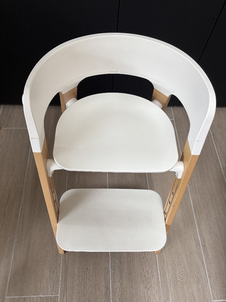 Chaise Stokke Steps + ensemble bébé + nouveau-né (transat), Enlèvement, Utilisé, Chaise évolutive, Ceinture(s)