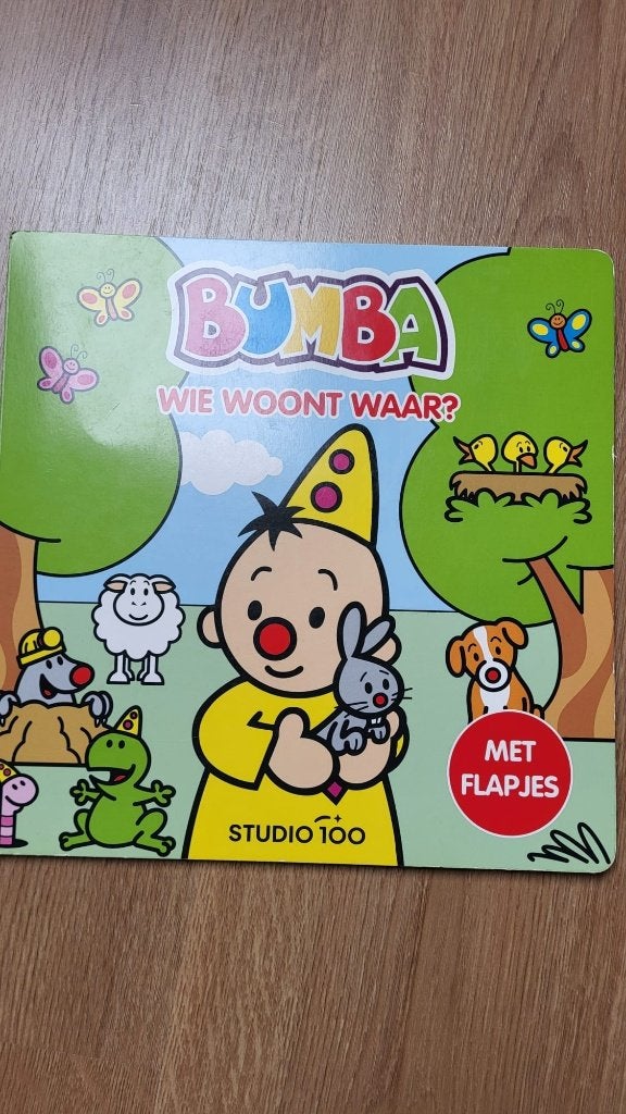 Bumba boek 'wie woont waar?' - met flapjes, Boeken, Studio 100, Fictie algemeen, Jongen of Meisje, Voorleesboek