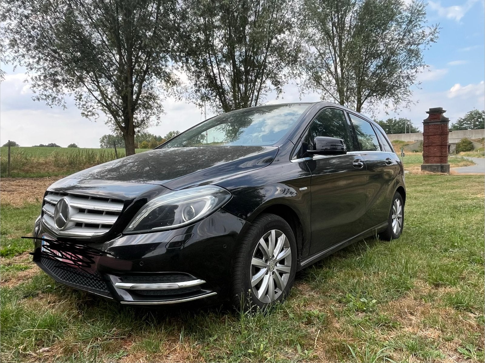 Mercedes classe B180 accidentée, Achat, Boîte manuelle, Noir, Diesel