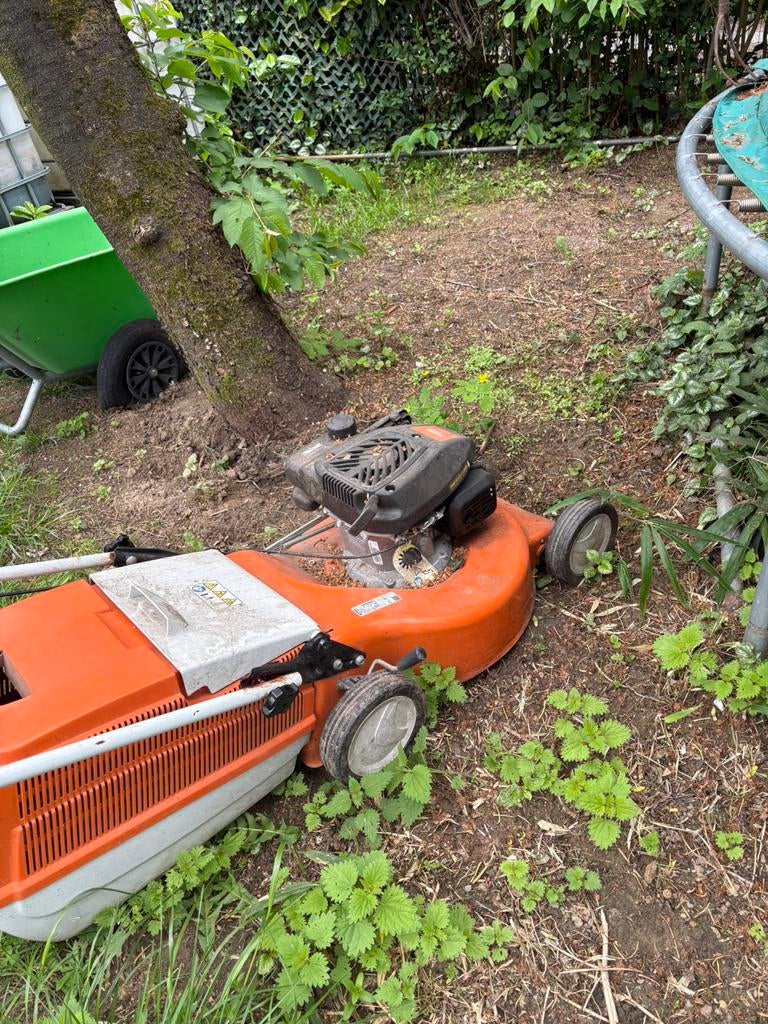 Sthil grasmaaier werkt goed nieuwe mes en nieuwe bougie, Tuin en Terras, Ophalen, Zo goed als nieuw