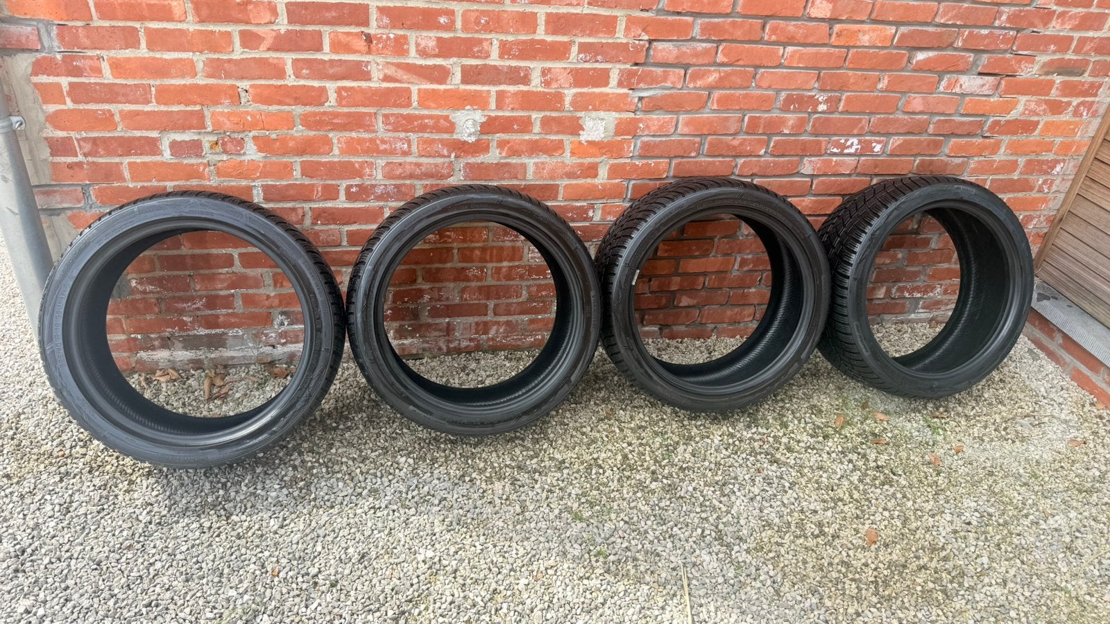 225 / 40 / R18 Winterbanden Vredestein, Ophalen, Zo goed als nieuw
