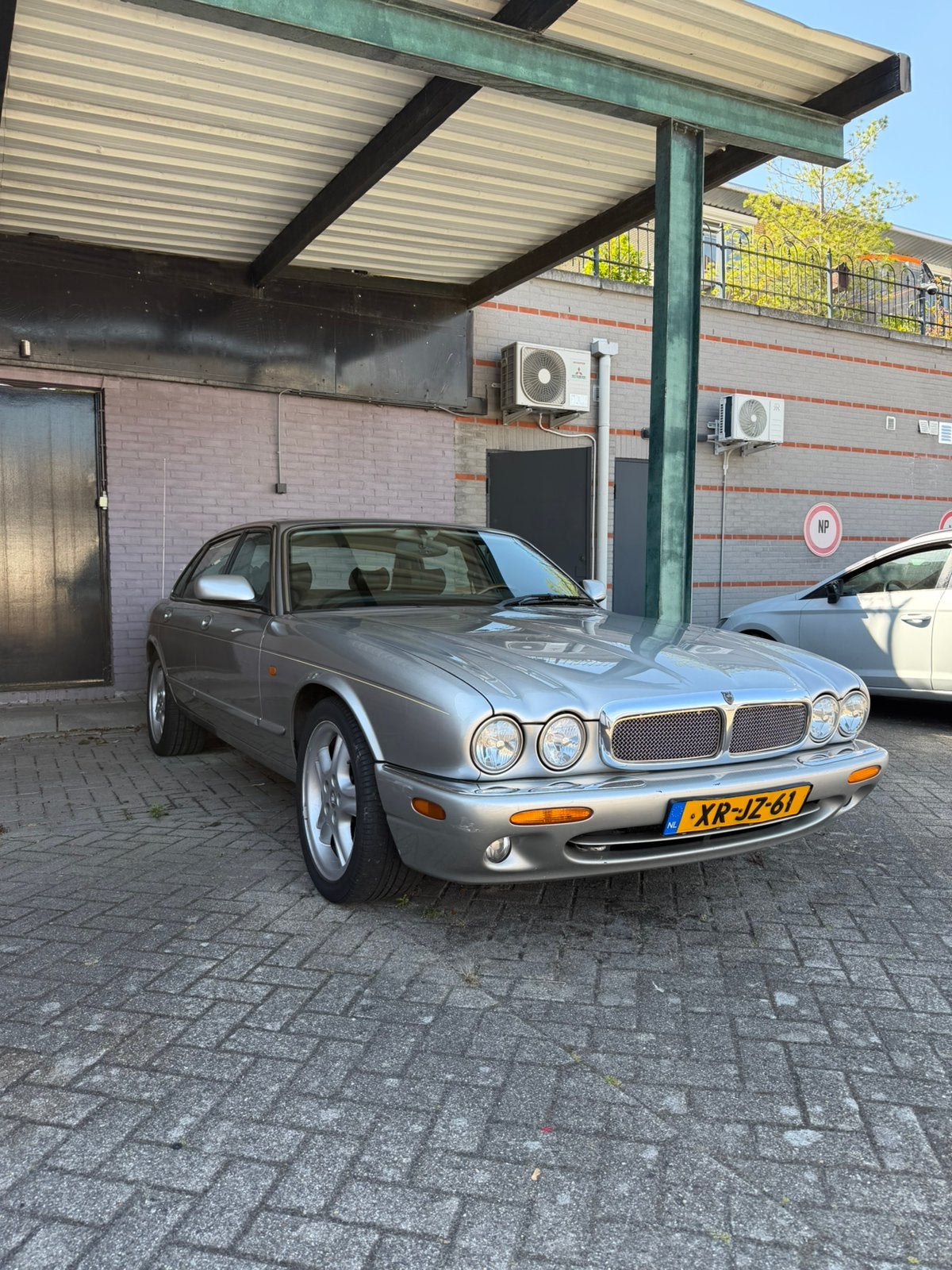 Jaguar XJ8 3,2 v8 1999, Auto's, Automaat, Achterwielaandrijving, Overige kleuren, Particulier