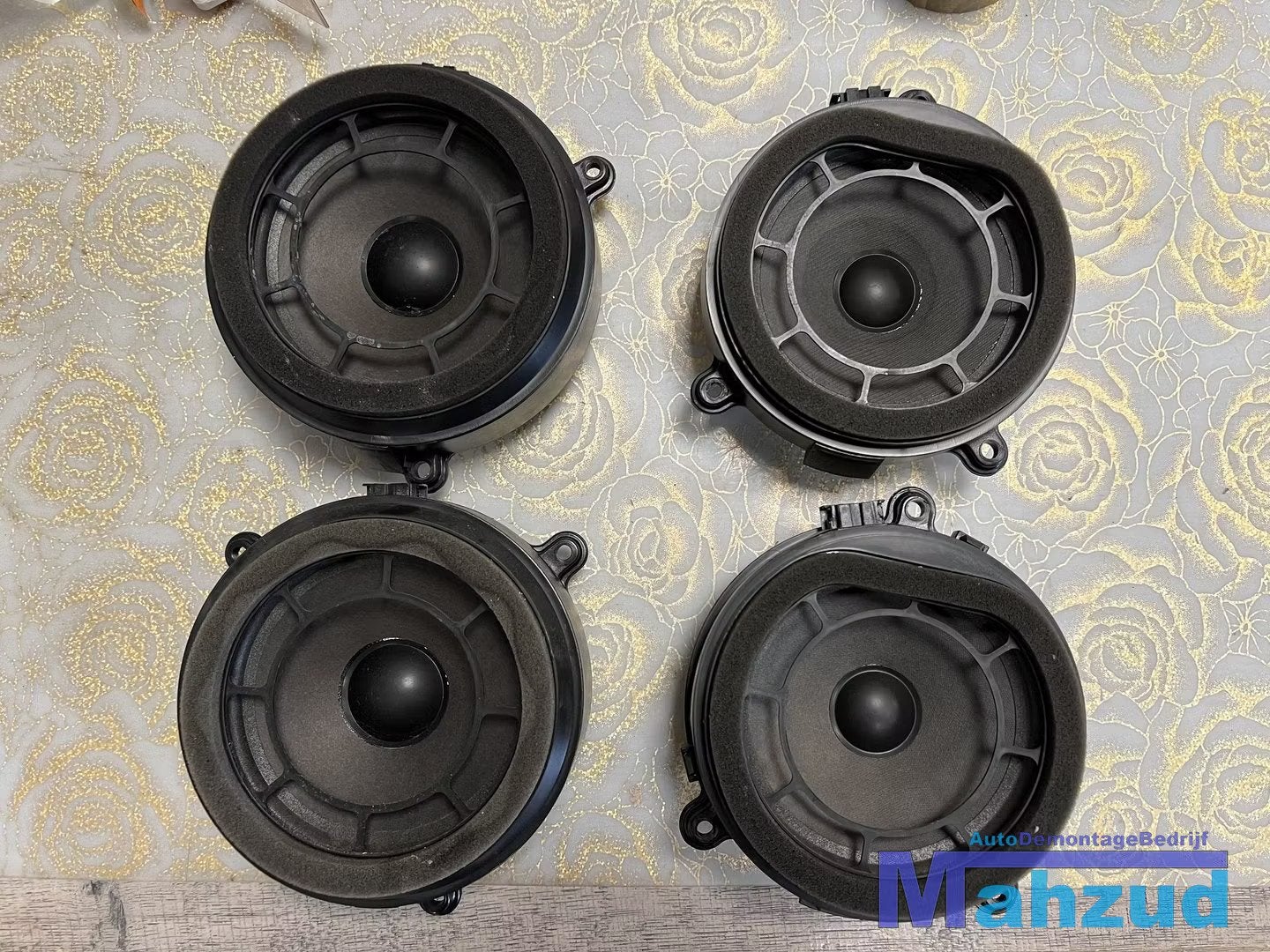 MERCEDES CLK W209 Links rechts speaker set 2003-2009, Mercedes-Benz AG, Mercedes-Benz, Utilisé, Mercedesstrasse 120
70372  Stuttgart, DE