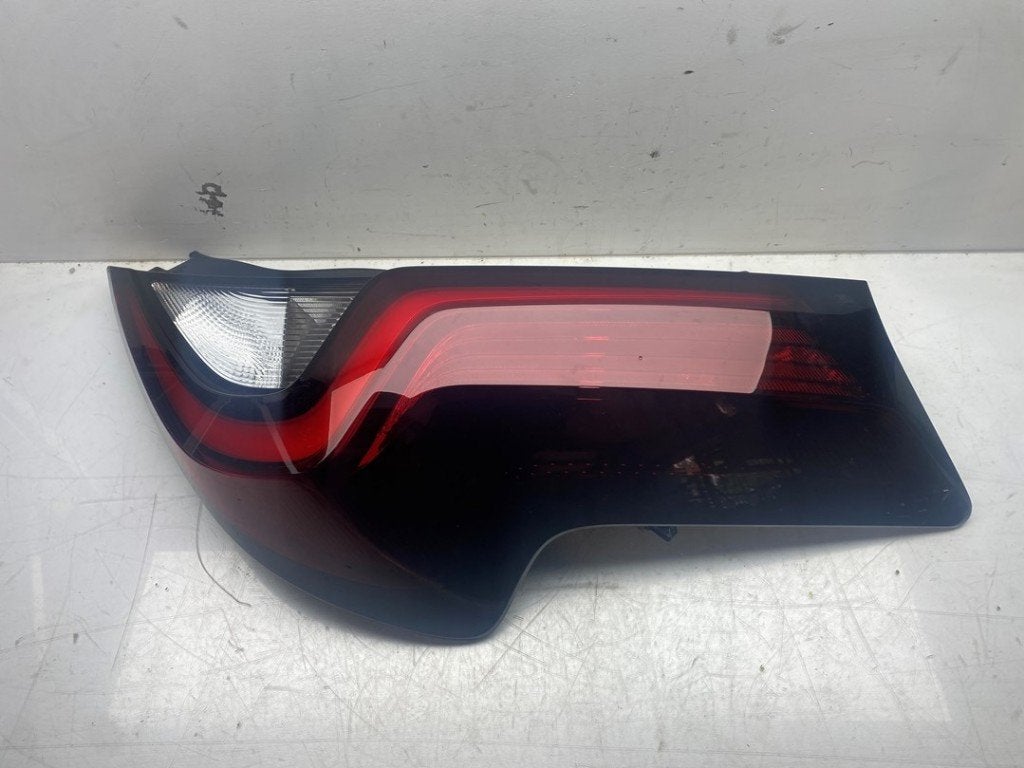 ACHTERLICHT RECHTS Toyota Aygo X (01-2021/-) (|815510H180|), Gebruikt, Kundenbetreuung@toyota.de, Toyota, Toyota-Allee 2
50858  Köln, DE