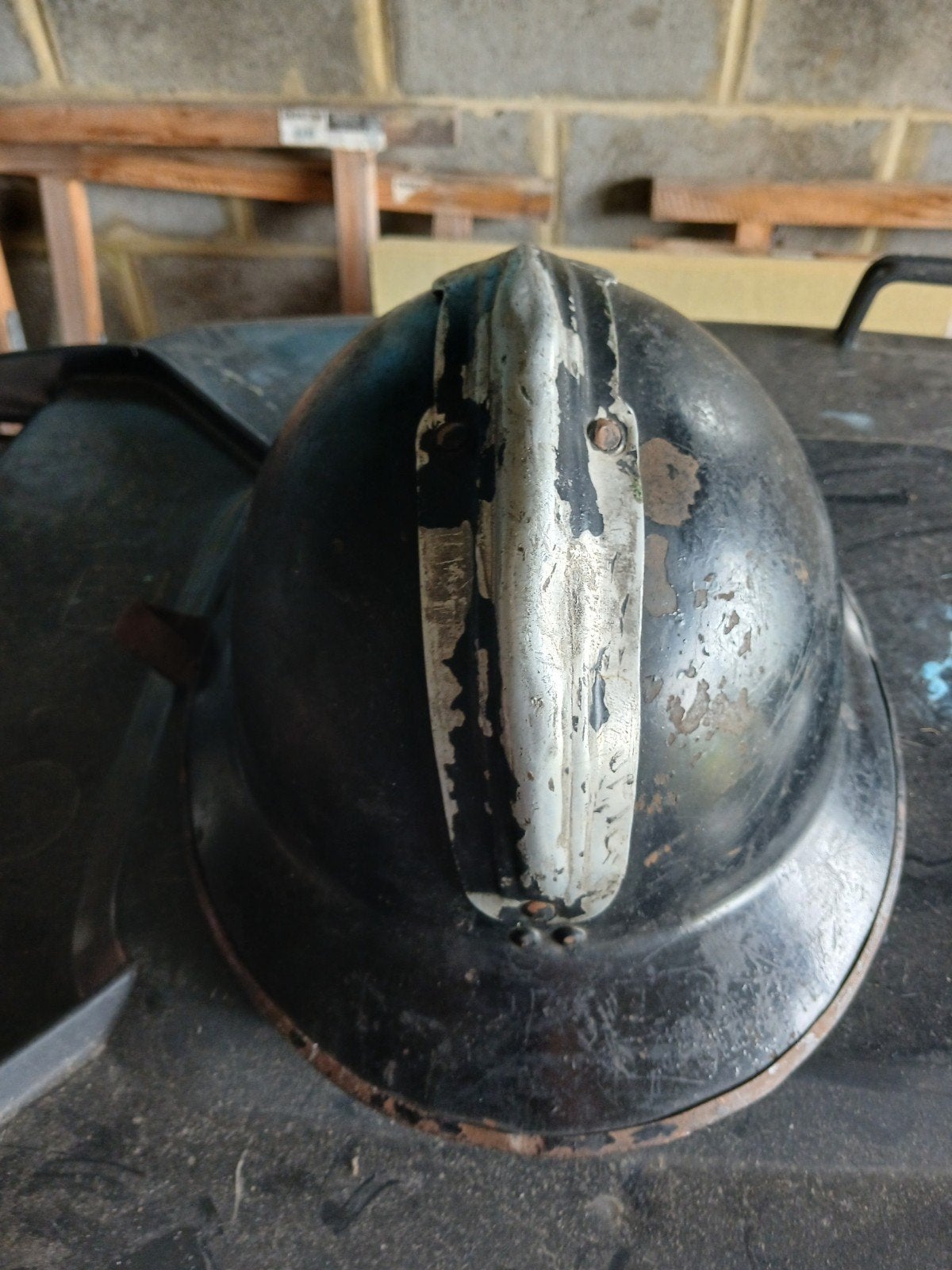 Casque de pompier belge, Collections, Enlèvement