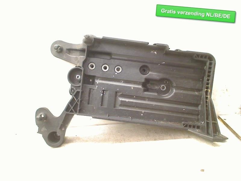 BAC A BATTERIE Volkswagen Golf VII (AUA) (5Q0915331J), Autos : Pièces & Accessoires, Volkswagen, Volkswagen AG, Utilisé, Kundenbetreuung@volkswagen.de