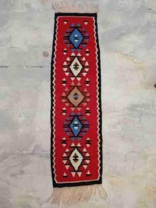 Tapis Kelim rouge crème noir bleu vert 124/34 cm, Maison & Meubles, Envoi, Utilisé, Multicolore, Autres styles