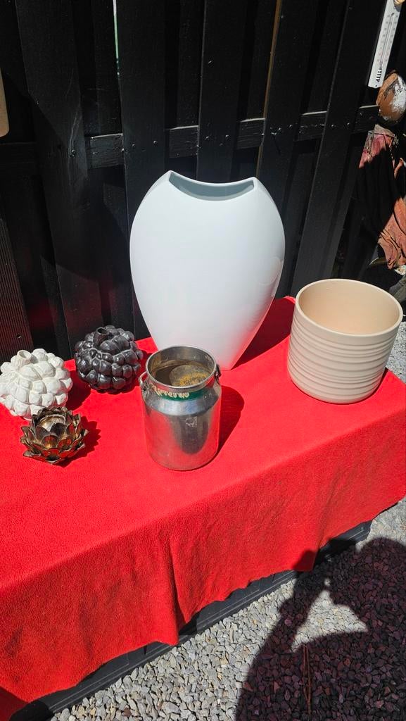 Divers. Vase blanc.bougeoirs. pot plantes.cruche inox, Enlèvement, Blanc