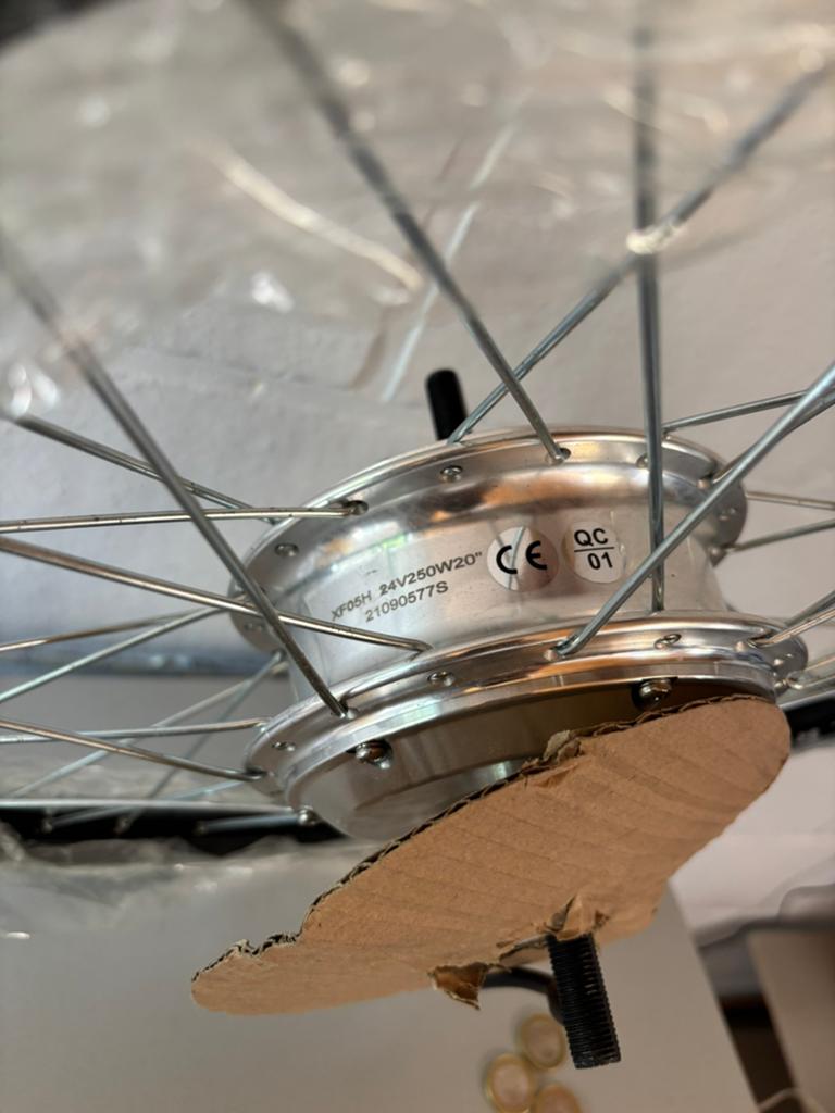Achterwiel motor voor plooifiets 20 inch, Telecommunicatie, Antennes en Masten, Ophalen, Zo goed als nieuw
