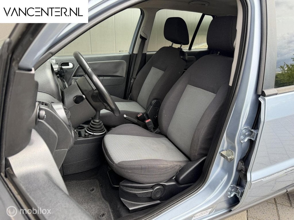 Ford Fusion 1.4-16V Style NIEUWE APK Verwarmde voorruit, Autos, Boîte manuelle, Noir, 5 portes, 5 places