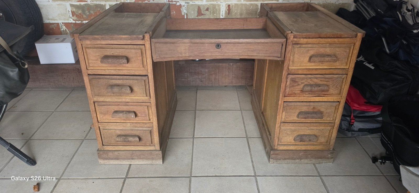 Bureau en kastje, Ophalen