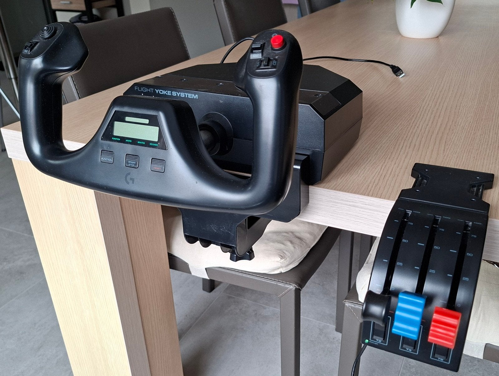 Logitech G saitek flight yoke + throttle quadrant, Computers en Software, Ophalen of Verzenden, Gebruikt