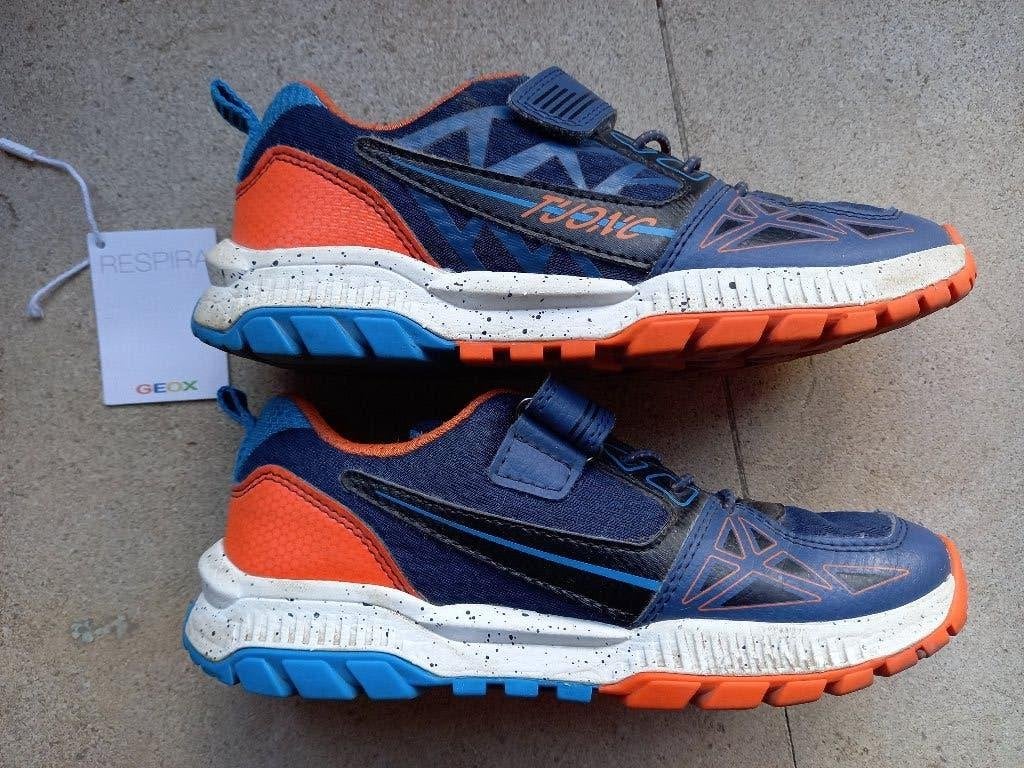 Chaussures Geox en parfait état taille 33 pour garçon, Garçon, Enlèvement ou Envoi, Comme neuf, Chaussures
