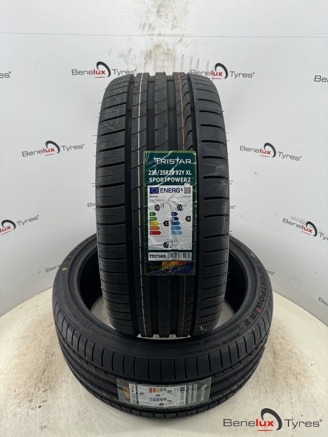NIEUW 235/35R20 235/35 R20 235/35/20 2353520 Tesla Model 3, Autos : Pièces & Accessoires, Véhicule de tourisme, Pneus été, -, Pneu(s)