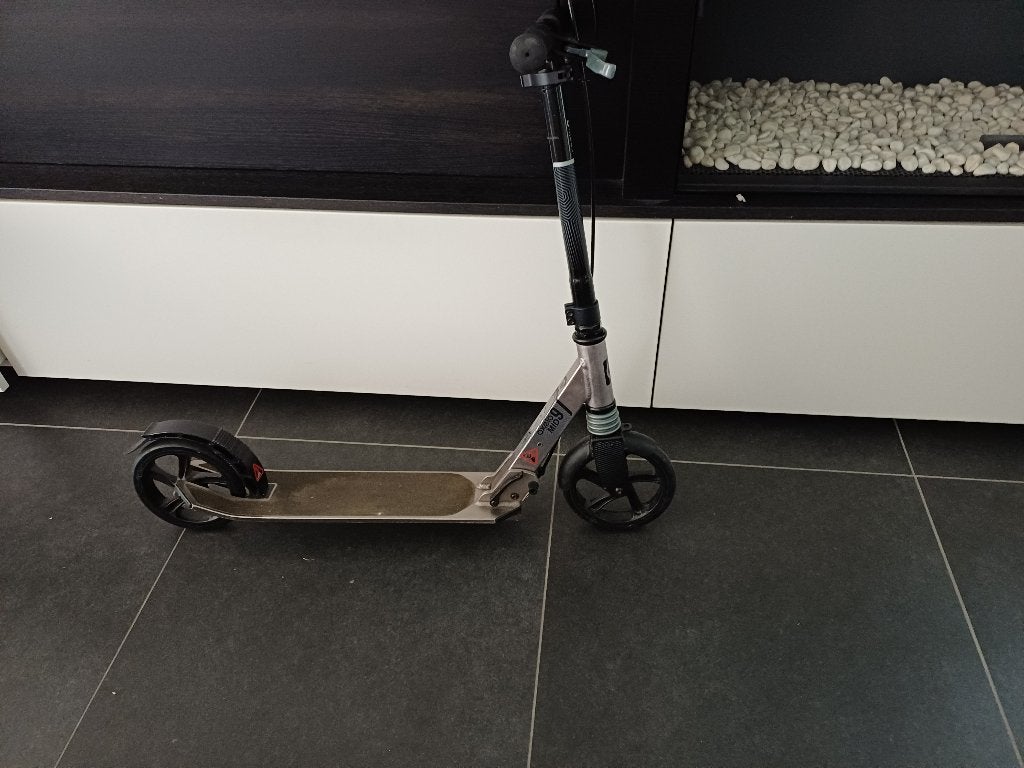 Oxelo Mid 9 step – opvouwbaar – grote wielen – goede staat, Fietsen en Brommers, Steps, Ophalen