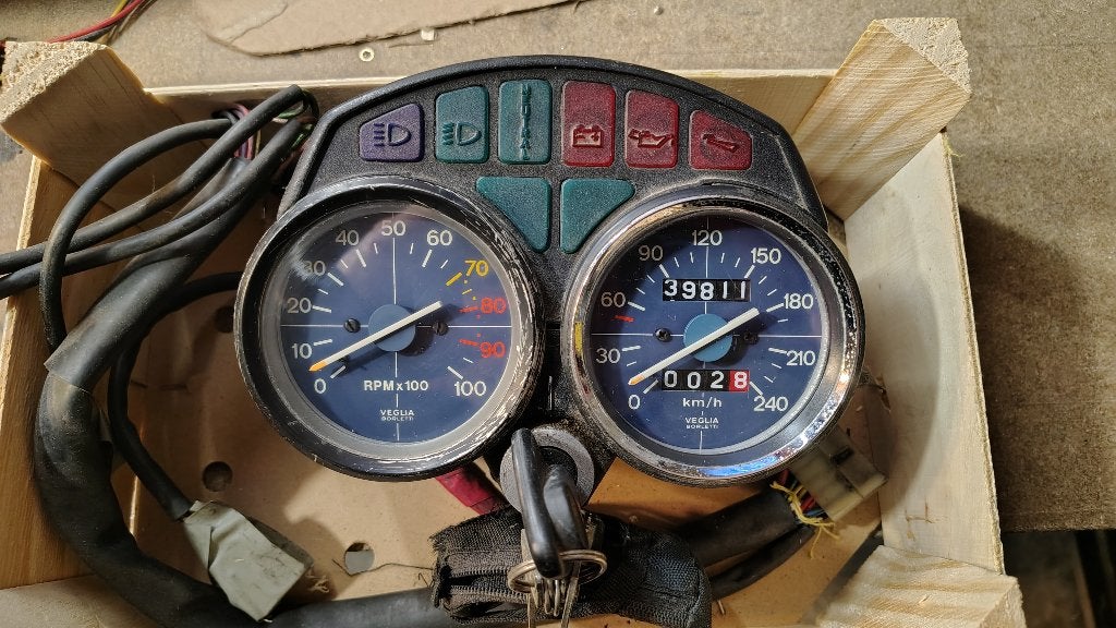 Tableau de bord Moto Guzzi 650, Motos, Enlèvement, Utilisé