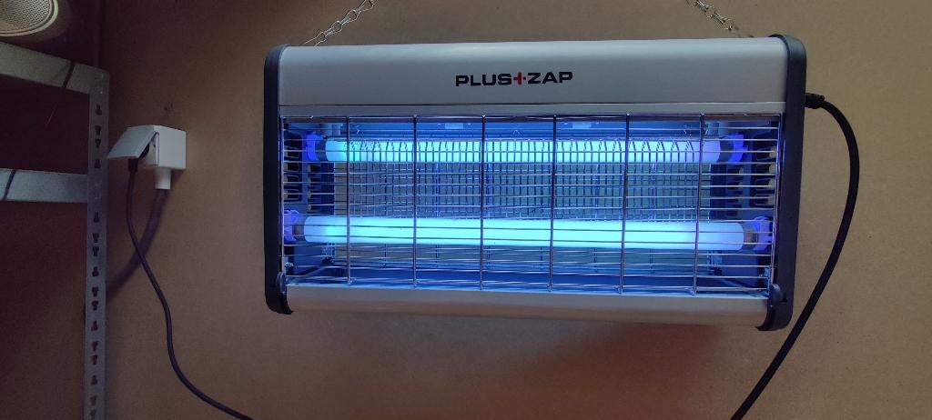 Piège à insectes électrique avec lampes UV, Enlèvement, Utilisé