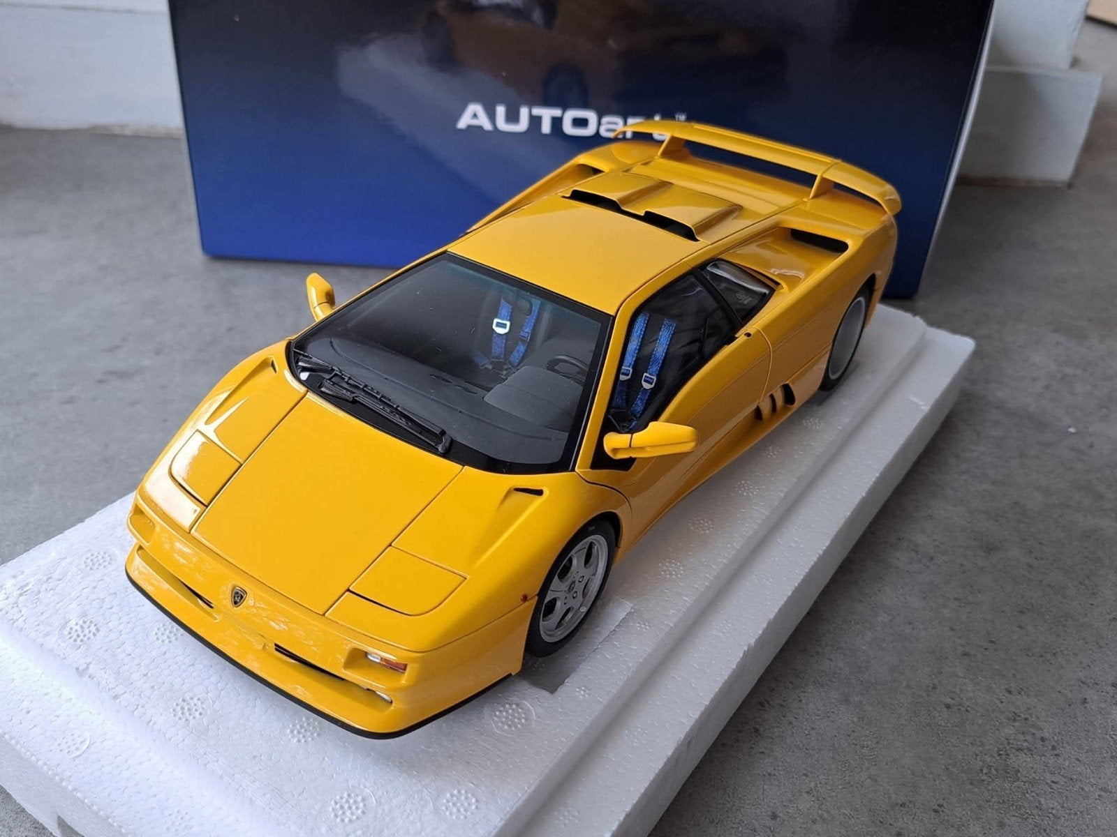 Lamborghini Diablo SE30 JOTA Superfly geel 1/18 Nieuw, Ophalen of Verzenden, Nieuw, Auto, Autoart
