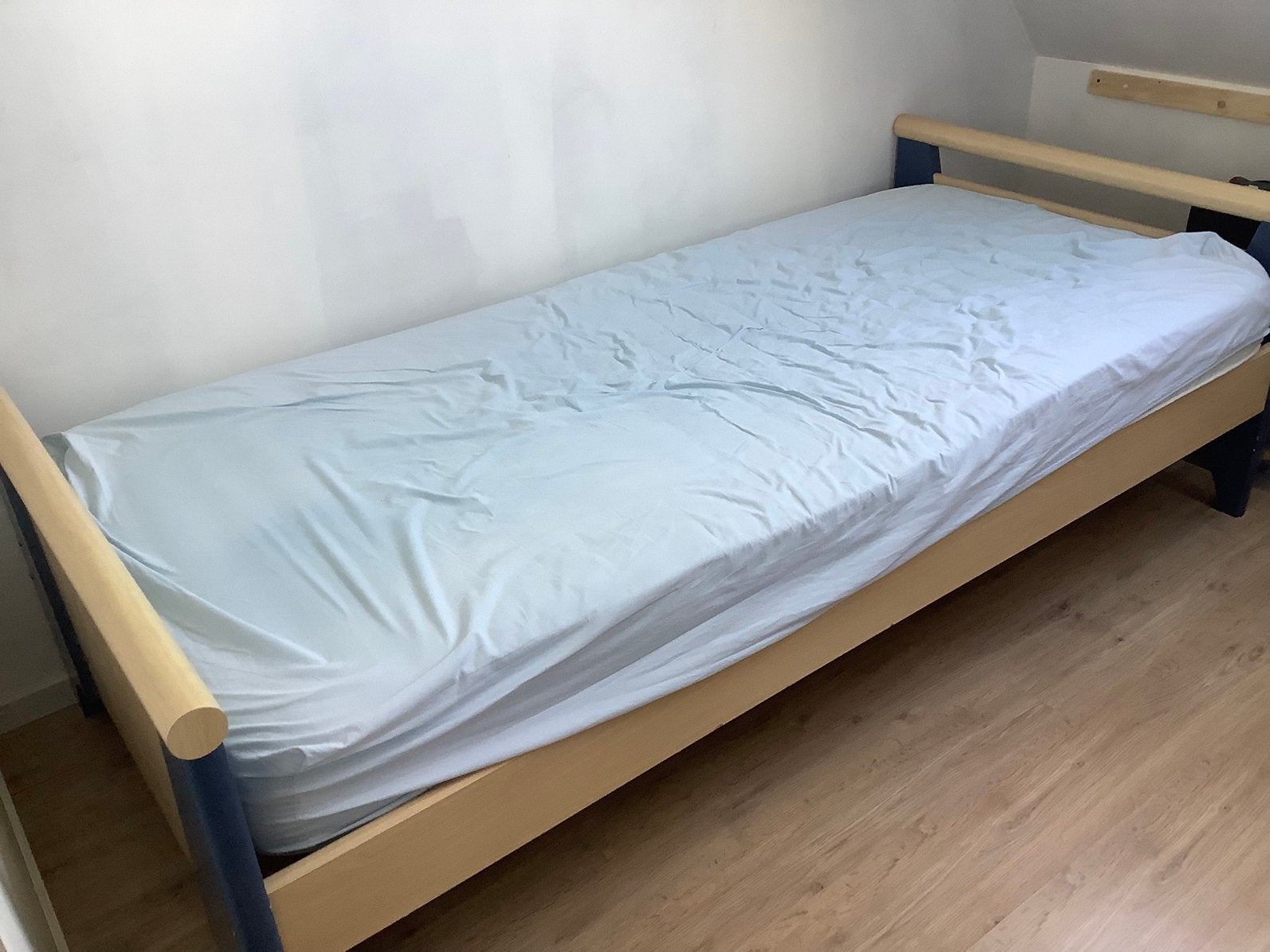 Eenpersoonsbed, Huis en Inrichting, Slaapkamer | Bedden, Ophalen, Gebruikt, 90 cm, Eenpersoons