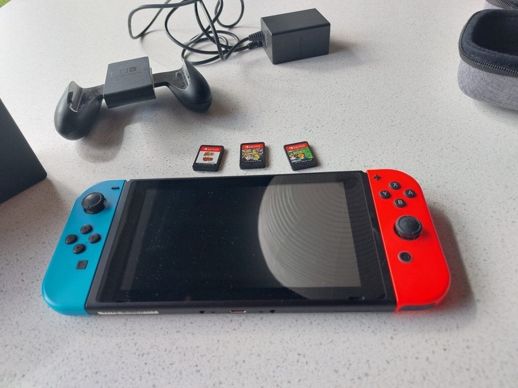 Nintendo Switch, Games en Spelcomputers, Spelcomputers | Nintendo Switch, Ophalen, Zo goed als nieuw, Met 2 controllers, Switch 2019 Upgrade