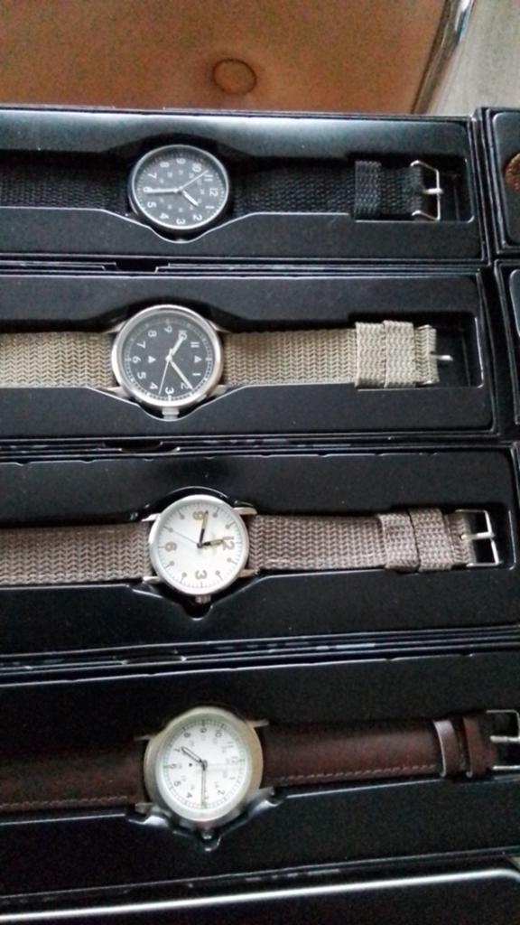 Montre à vendre. Il y a  femme Et homme. À partir 8€, Enlèvement
