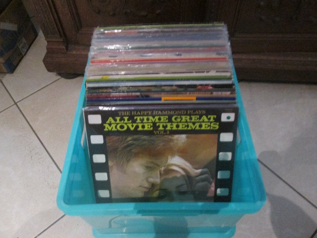 68 albums géniaux avec toutes sortes de musiques du monde, Enlèvement ou Envoi, Comme neuf, LP