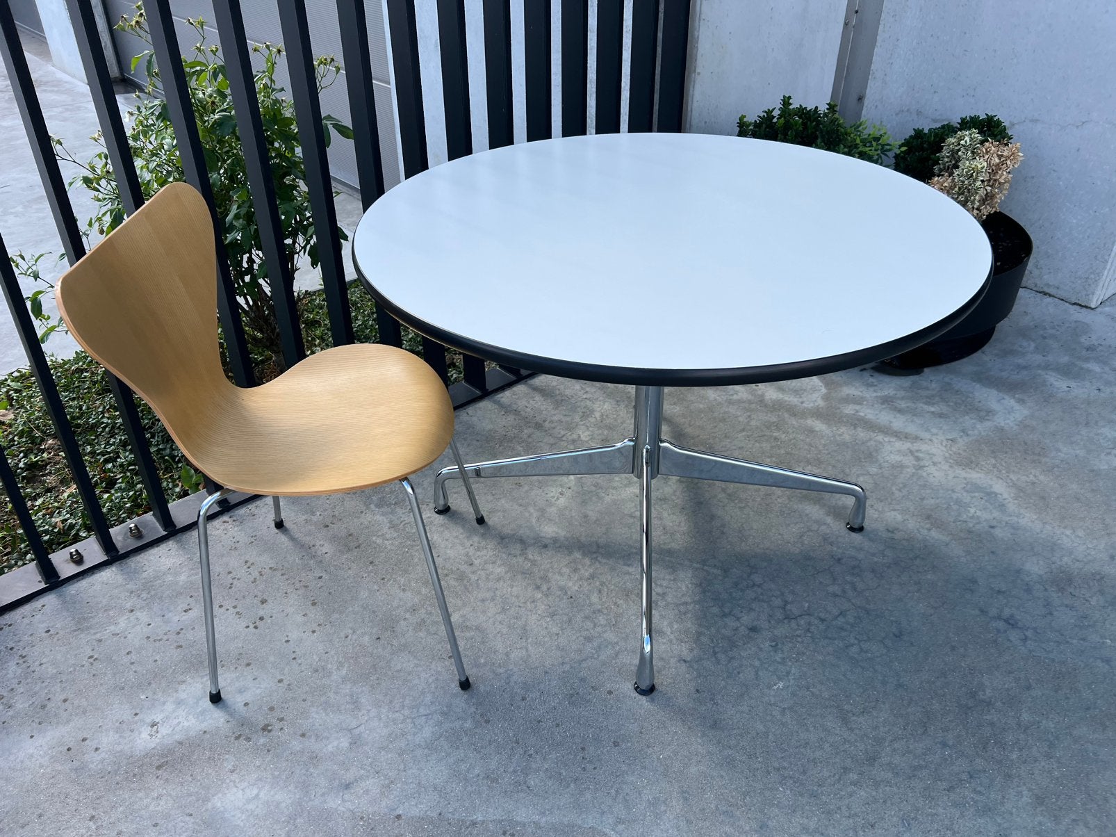 Vitra table segmented, 110 cm, 100 à 150 cm, Quatre personnes, Enlèvement ou Envoi, Design