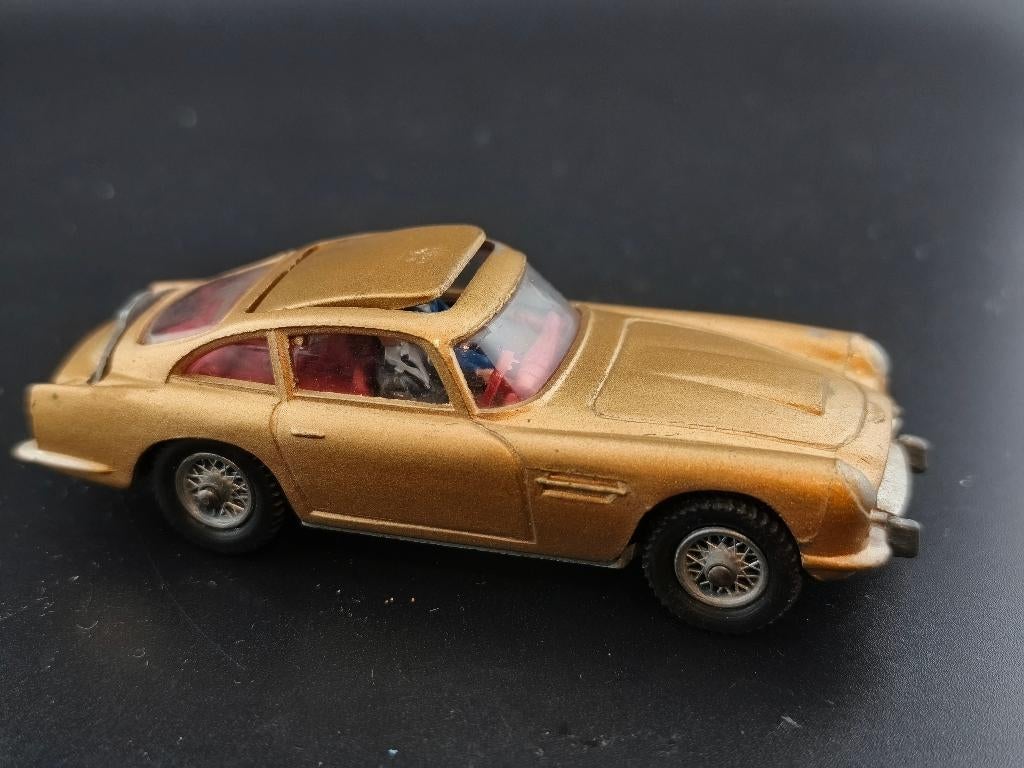 CORGI TOYS UK ASTON MARTIN JAMES BOND REF 261, Ophalen of Verzenden, Gebruikt, Auto, Corgi