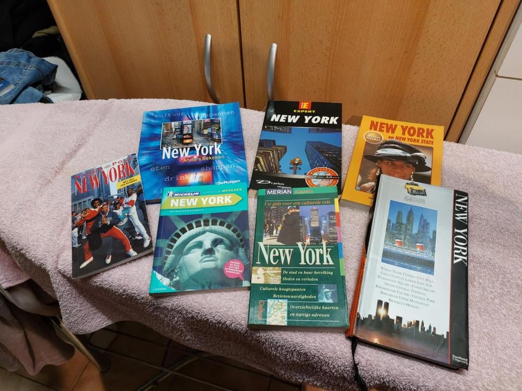 Set van 7 reisgidsen van New York, Boeken, Ophalen of Verzenden