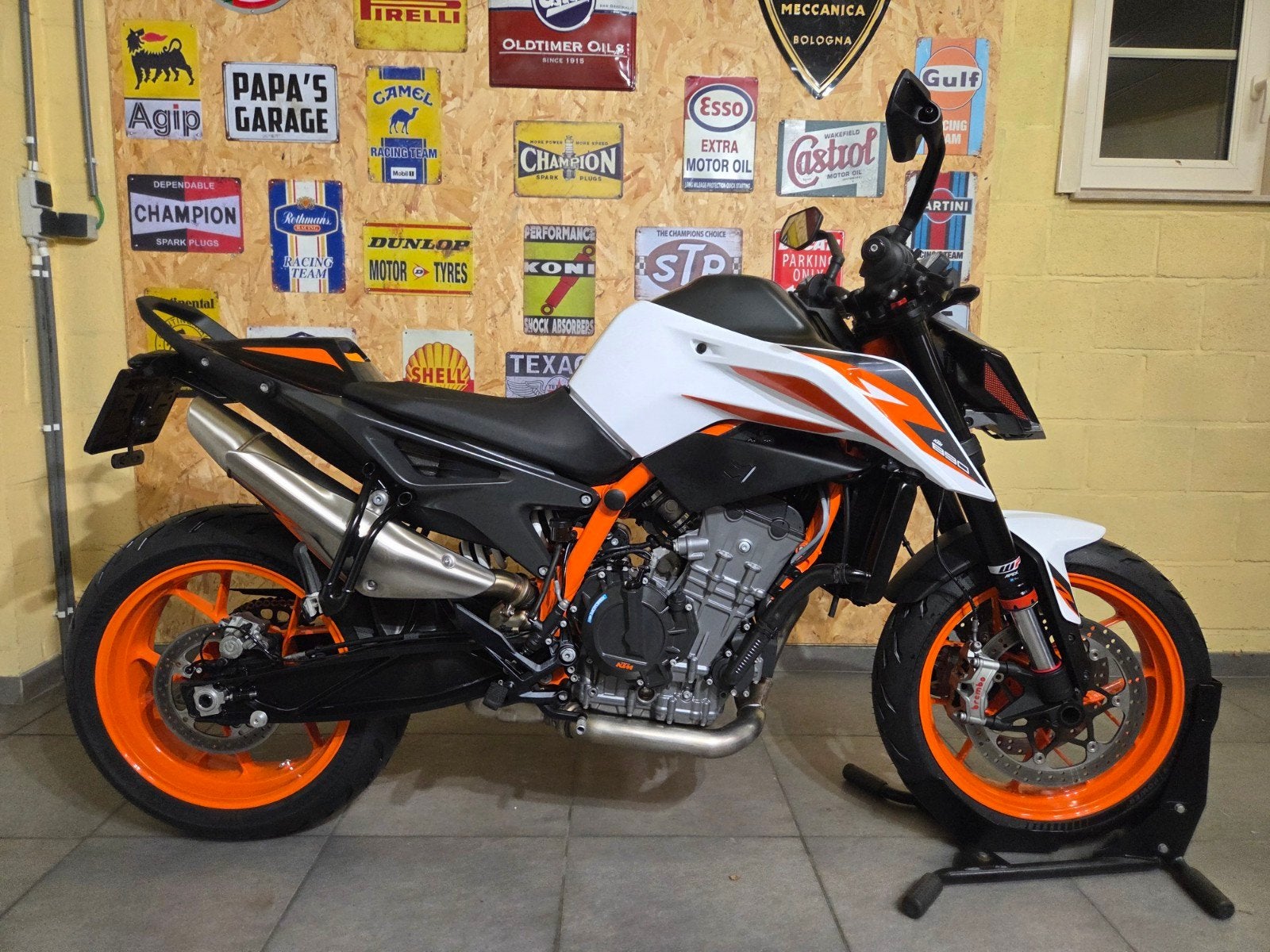 KTM Duke 890 R! *Keuring & Garantie*, Motoren, ABS, 2 cilinders, 890 cc, Motorrijbewijs A