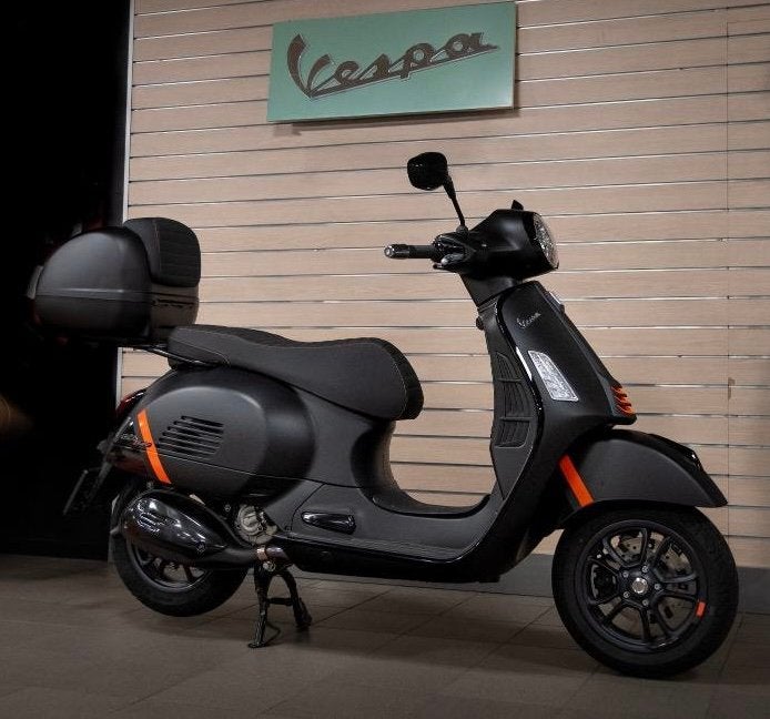 Vespa gts 300 super sport, Ophalen, 300 cc, Zo goed als nieuw, Benzine