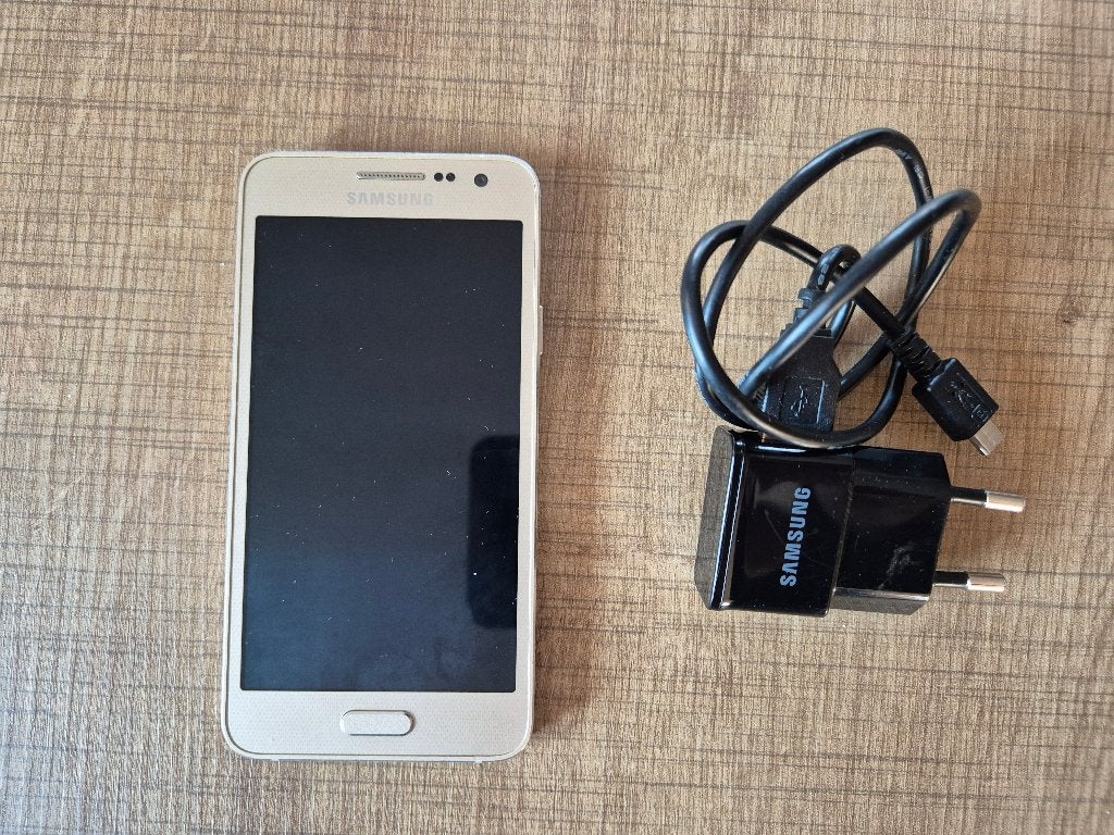 2 gsm Samsung en Nokia, Gebruikt, Touchscreen, Ophalen of Verzenden, Klassiek of Candybar