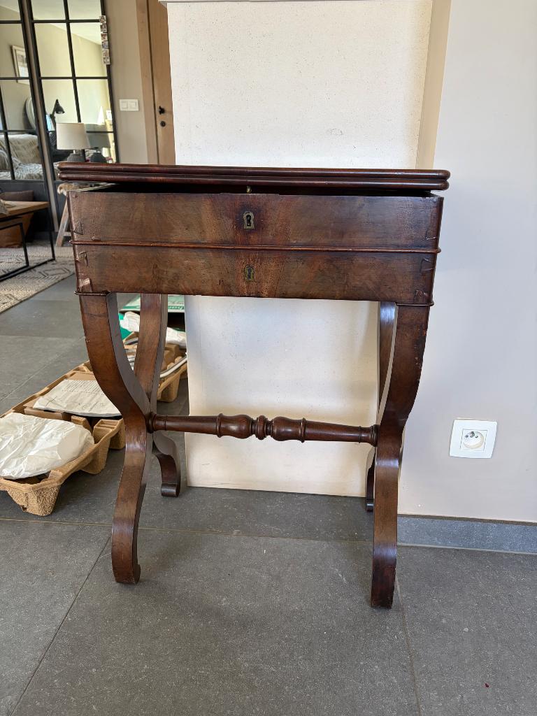 Antiek meubel Charles X-stijl (naai)tafel, Ophalen