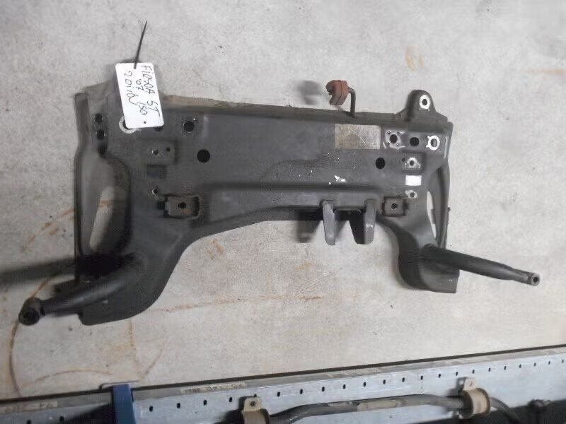 SUBFRAME VOOR Ford Fiesta 5 (JD / JH) (01-2001/12-2009), Enlèvement ou Envoi, Henry-Ford-Straße 1 50735 Köln, DE, Ford-Werke GmbH
