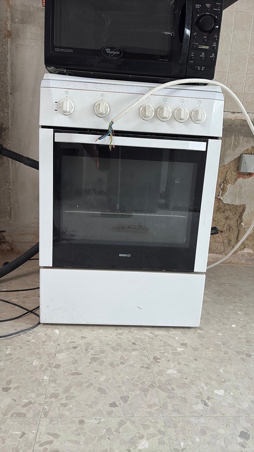 Elektrisch kookfornuis met oven, Ophalen, Gebruikt, Elektrisch, 4 kookzones