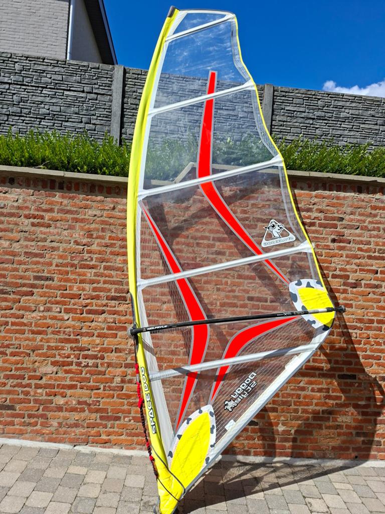 Windsurf zeil 4,7 m met mast en geik en mastverlenger, Watersport en Boten, Ophalen, Mast, Met mast