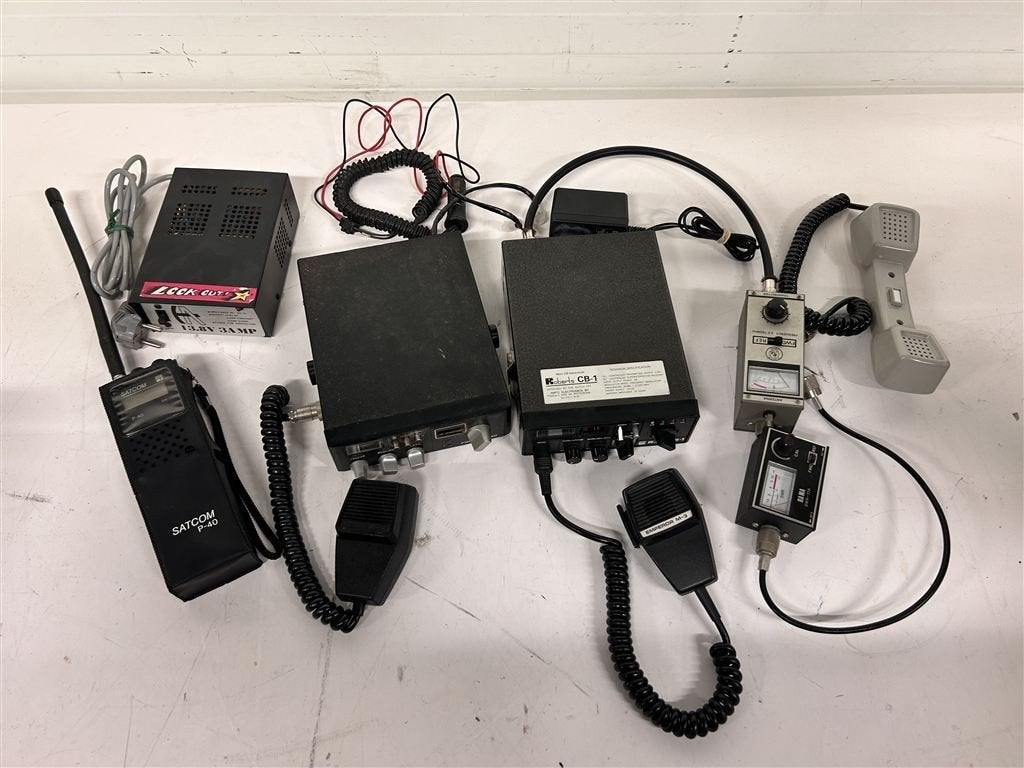 A7418. Roberts CB-1 en Formal 120 bak, Télécoms, Émetteurs & Récepteurs, Utilisé, Enlèvement ou Envoi