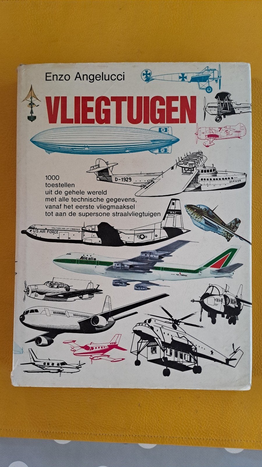 boek allerlei soorten vliegtuigen , boek over para cdo, Ophalen