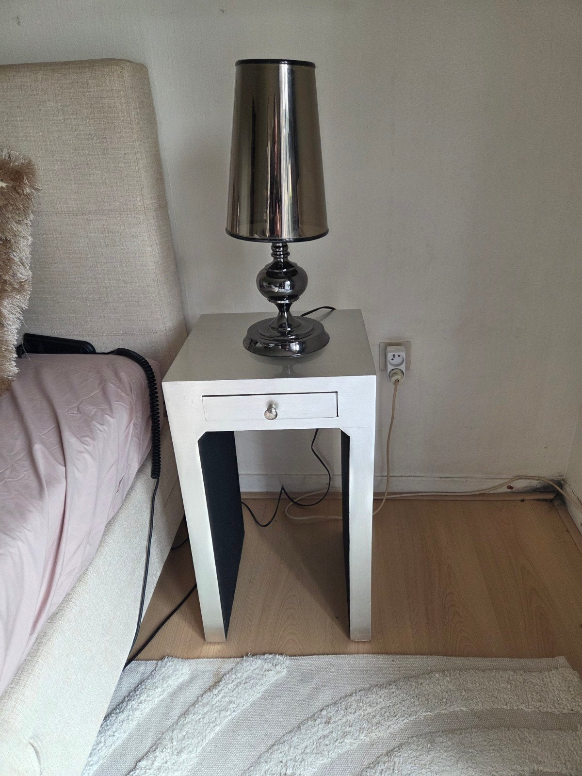 nachtkastje met lamp 2, Huis en Inrichting, Ophalen, Zo goed als nieuw