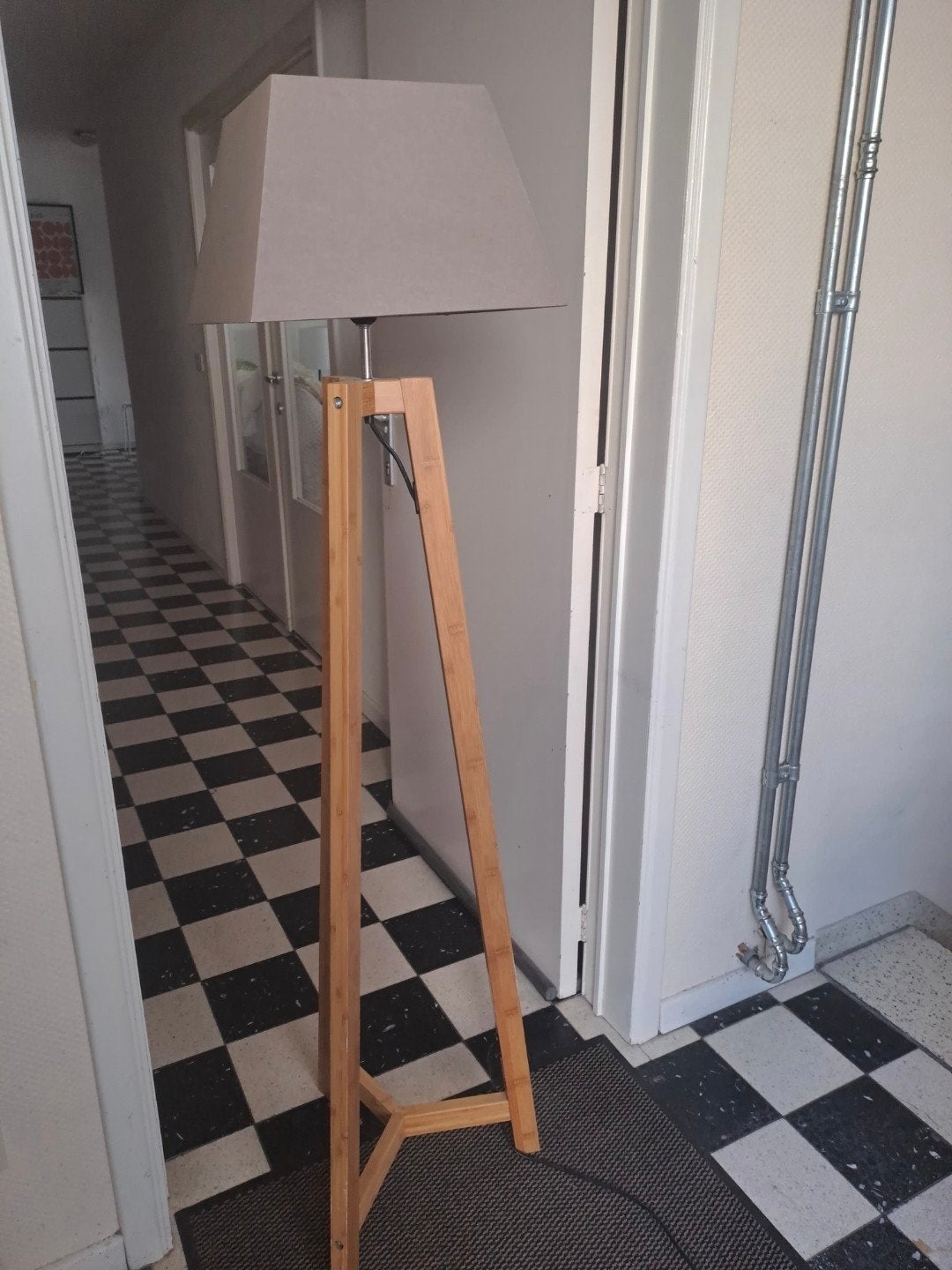 Vloerlamp, vloerschakelaar., Ophalen, 100 tot 150 cm, E27 (groot), Zo goed als nieuw
