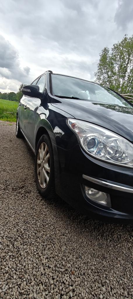 Hyundai i30 Cw, Autos, Boîte manuelle, Entretenue par le concessionnaire, Noir, 5 portes