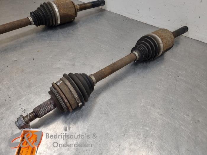 Arbre de transmission arrière gauche d'un Landrover Discove, Land Rover, -, 3 mois de garantie, Utilisé