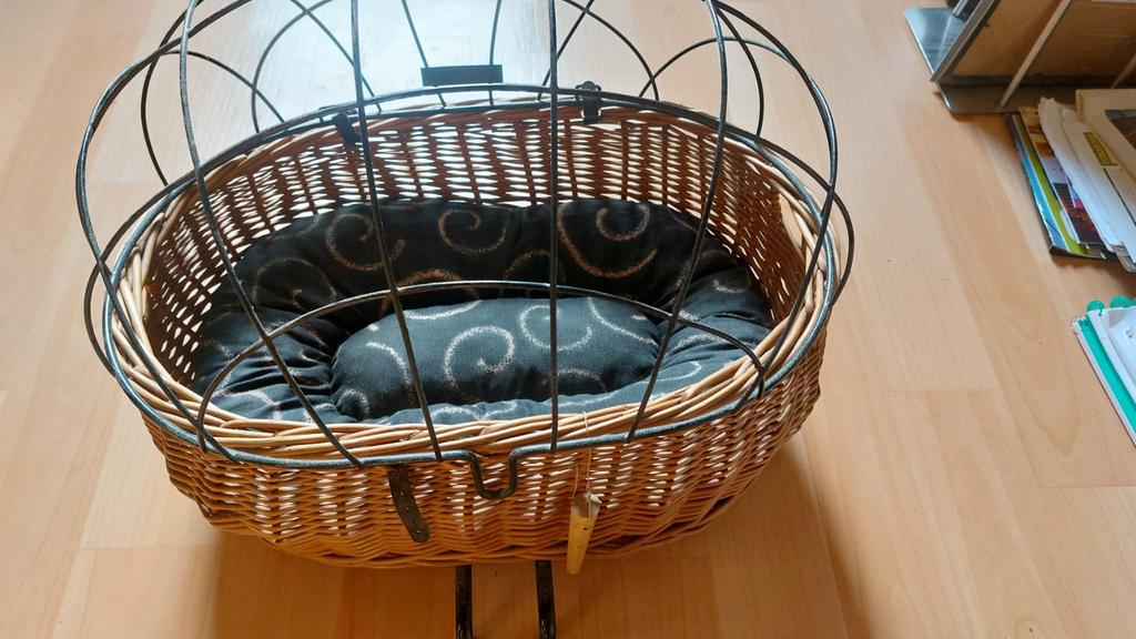 Honden mand + kussen, Ophalen, Zo goed als nieuw