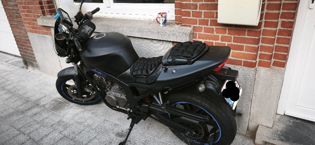 Moto Hyosung comet gt 125 à vendre, 2 cylindres, Particulier, Naked bike, 125 cm³