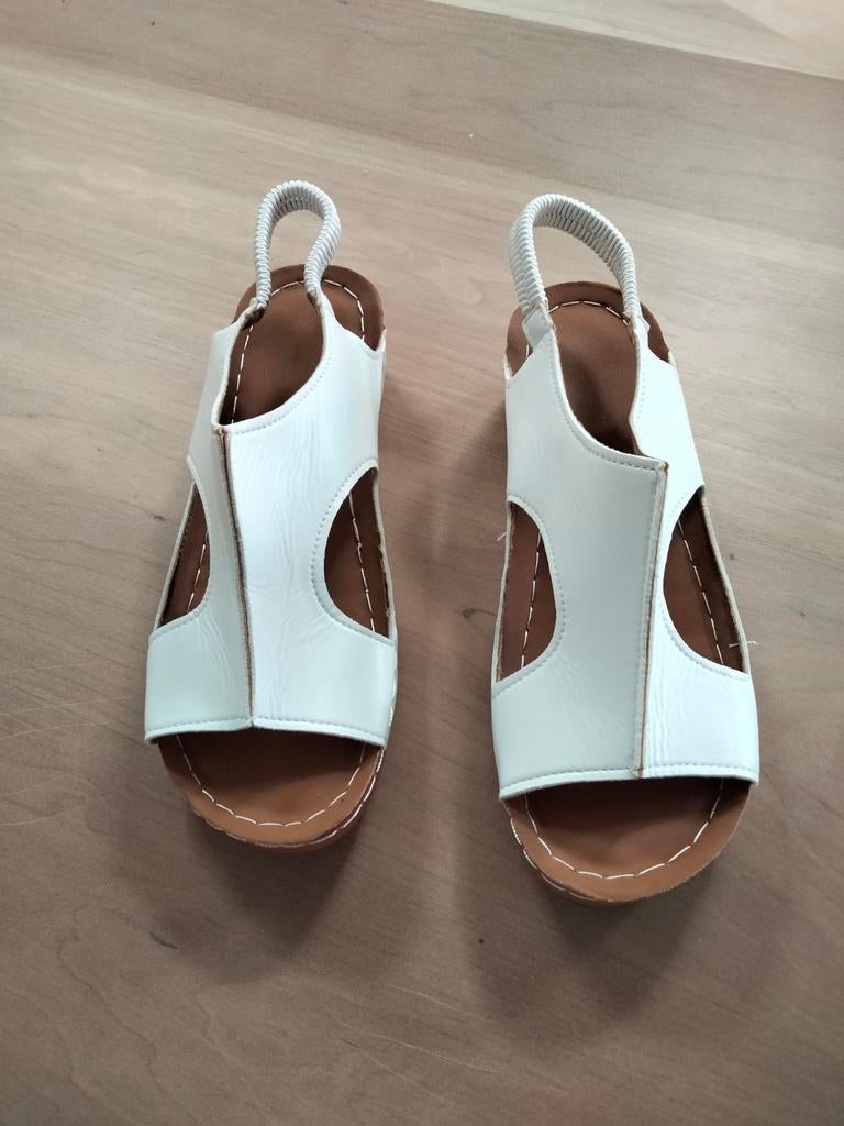 witte sandalen.Nieuw.Maat 41.past ook voor 40., Enlèvement ou Envoi