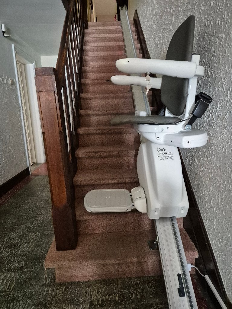 Traplift, af te halen in Knokke-Heist, Diversen, Trapliften, Ophalen, Zo goed als nieuw, Recht